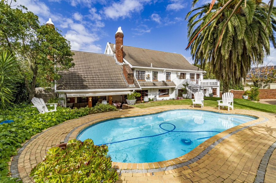 7 Bedroom Property for Sale in Parel Vallei Western Cape